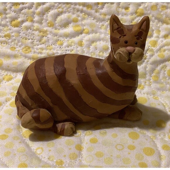Blossom Bucket Suzi Yellow Tabby Stripped Resign Cat Collectible Figure Cute - Picture 1 of 13